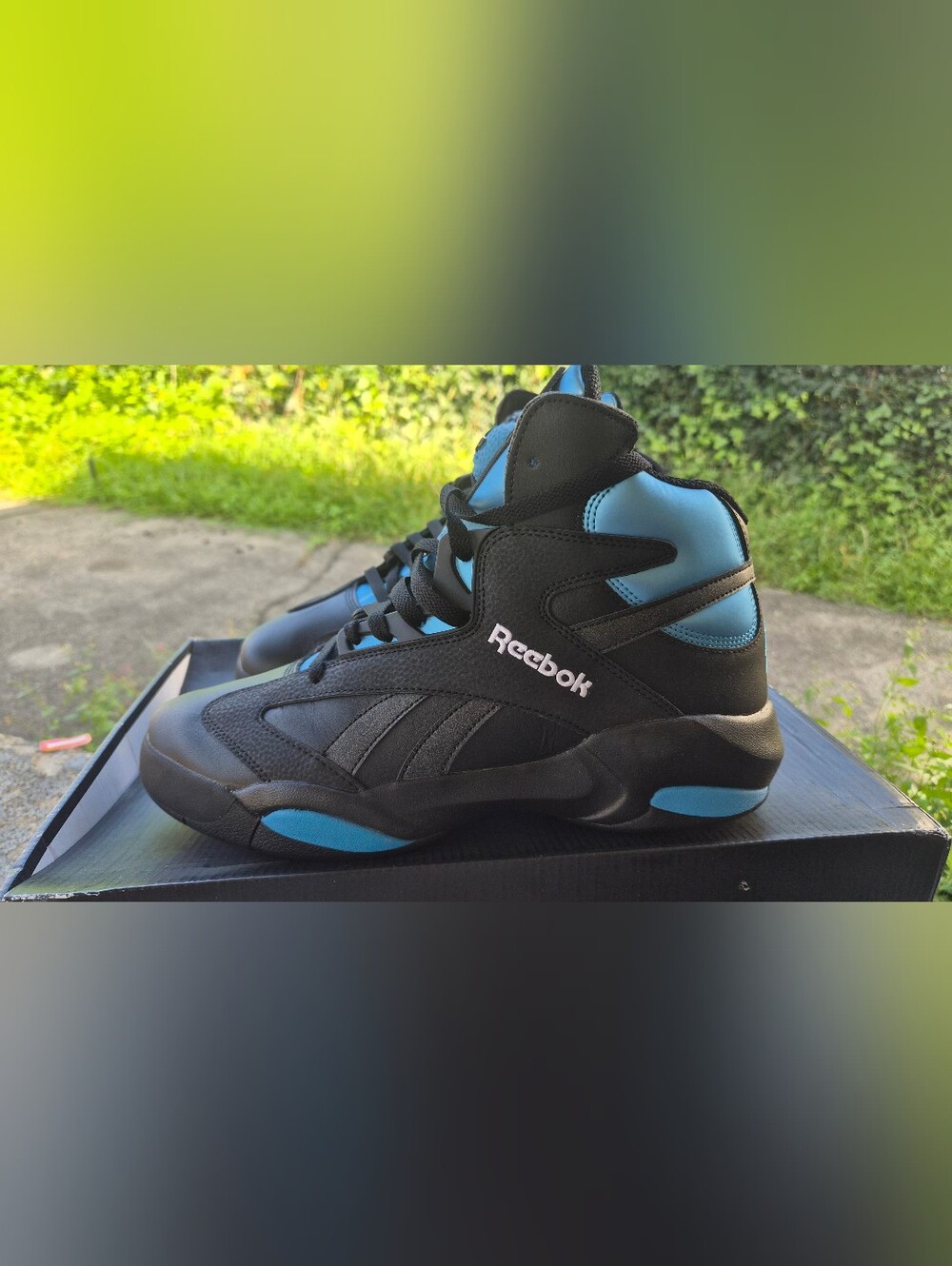 Reebok Men’s Black and Blue SHAQ ATTAQ Sneakers. NEW IN BOX SIZE 11.